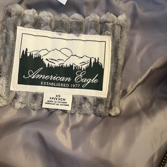 American Eagle grey puffy textured corduroy coat - Picture 4 of 12